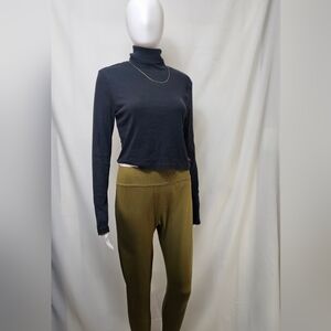 Forever 21 Olive Ribbed Leggings in Plus 0X–1X